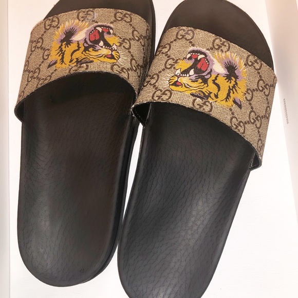 Men’s Sliders (SIZE 9) *MUST GO* - Picture 8 of 8